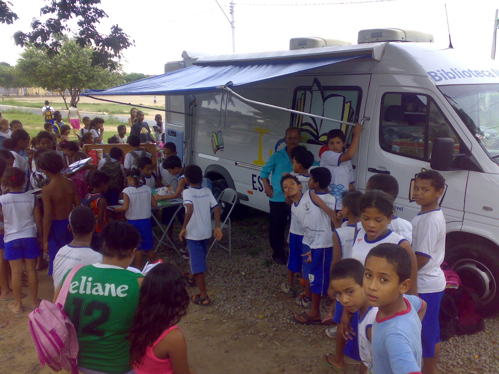 Foto — Biblioteca Móvel